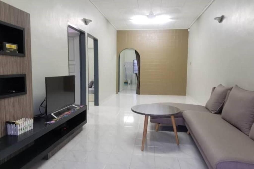 Mersing Spacious 3Bedroom With Free Parking Space Εξωτερικό φωτογραφία